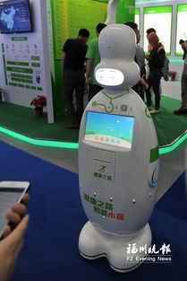 機器人可尋醫(yī)問診 6 18 高科技產(chǎn)品吸引眼球